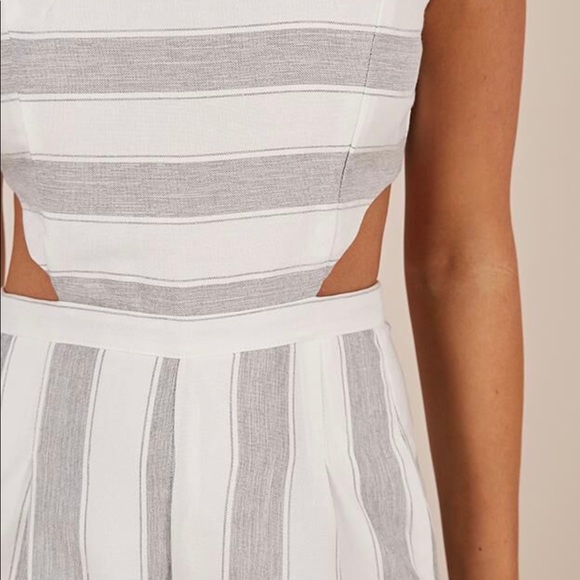 Showpo Jumpsuit - Picture 3 of 5